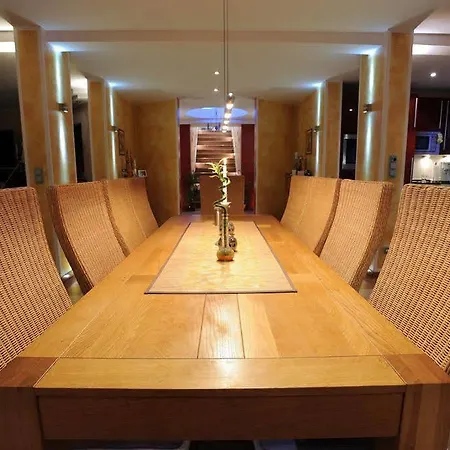 Luxury-apartment Alexandra شقة